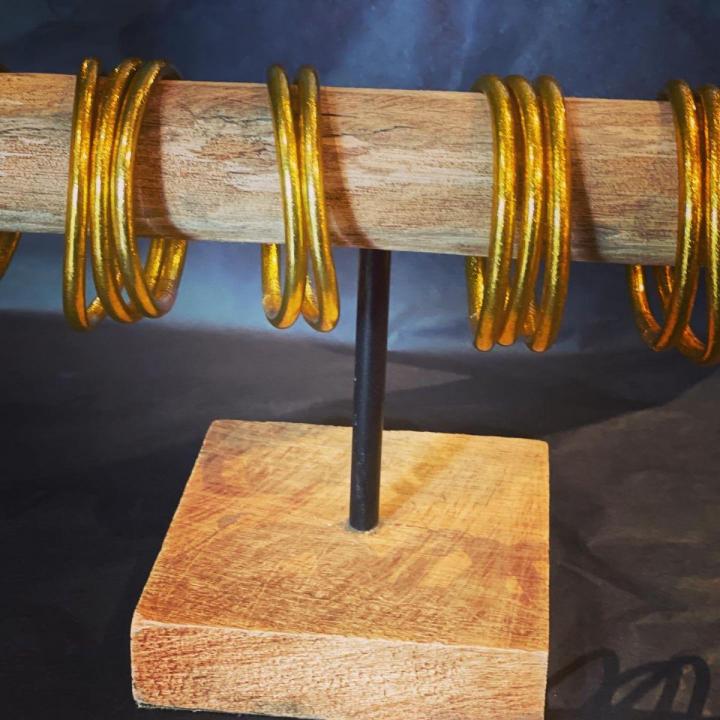 Située à Saint-Pol-de-Léon, la boutique L'IMPRIMERIE est spécialisée dans la vente de bijoux et d’accessoires pour femme.