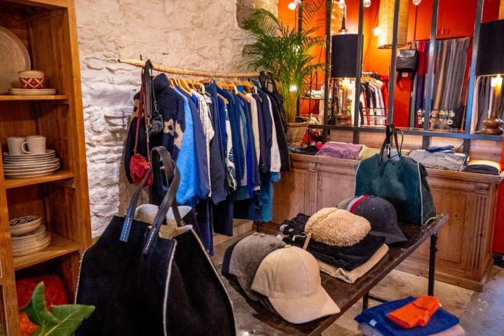 Vente de vêtements pour femme, Landerneau