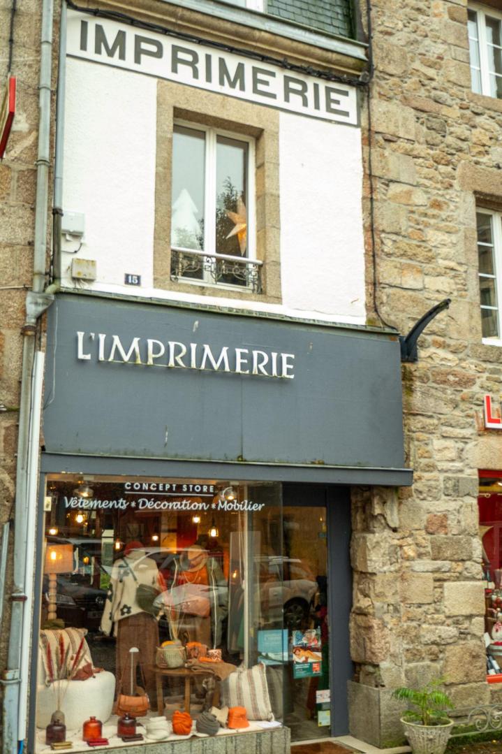 Vente de vêtements pour femme, Morlaix